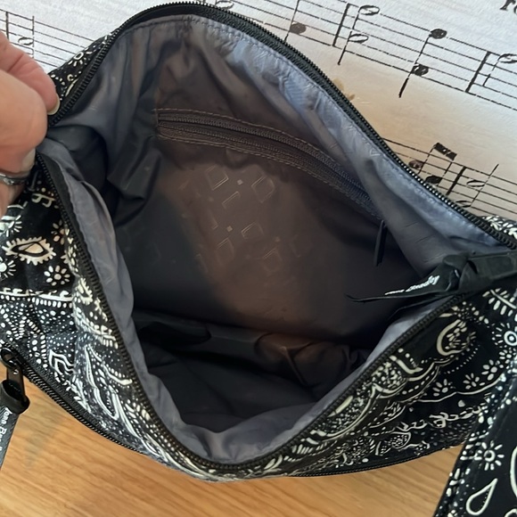 Vera Bradley Bag - Picture 4 of 4